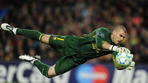 Thủ môn Victor Valdés