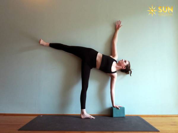 Bài tập yoga giúp vai thon giúp bạn trở lên quyến rũ