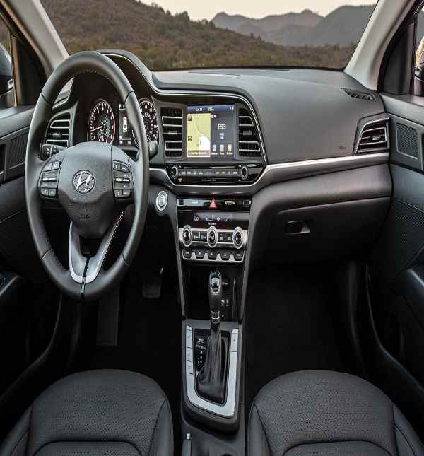 Tiện nghi, giải trí trên xe Hyundai Elantra 2020
