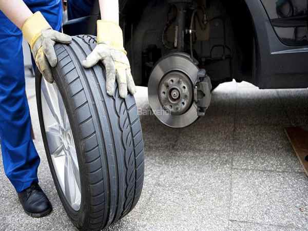 Cách thay lốp dự phòng đơn giản, nhanh chóng nhất
