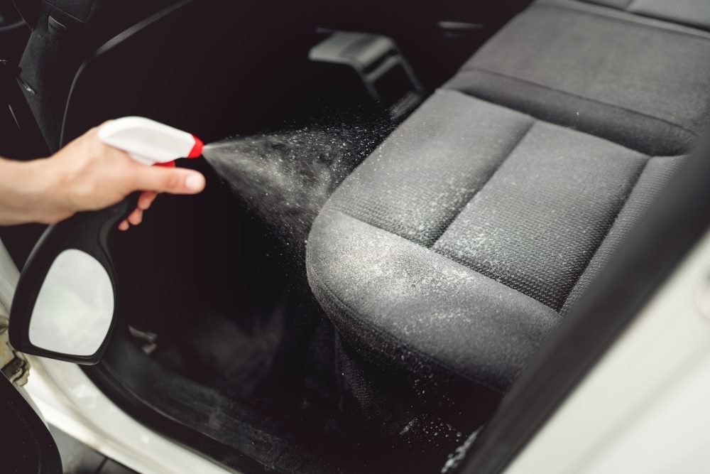 Quan sát toàn bộ ốc, bu lông bắt máy