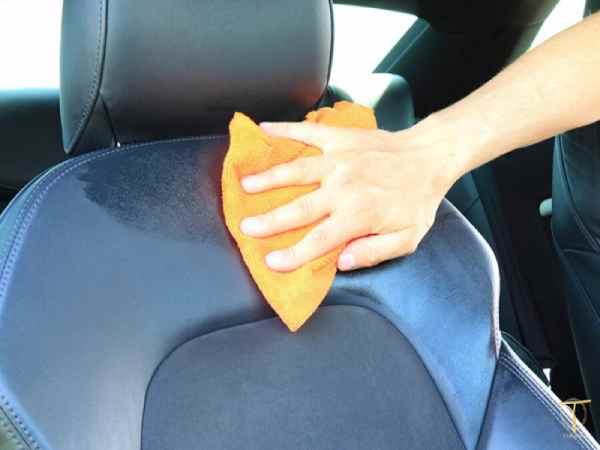 Những lưu ý trước khi tiến hành làm sạch ghế da ô tô