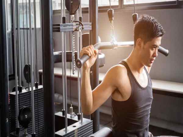 Người mới tập gym nên tập gì? Các bài tập gym cho newbia